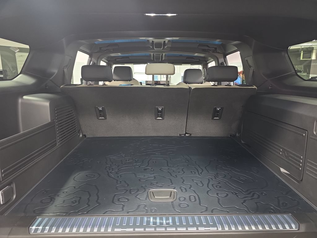 New 2026 GMC Hummer EV SUV w/ LPO, Dark Essentials Package AWD/4WD image 12