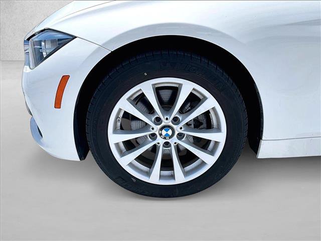 Used 2016 BMW 320i Sedan RWD image 10
