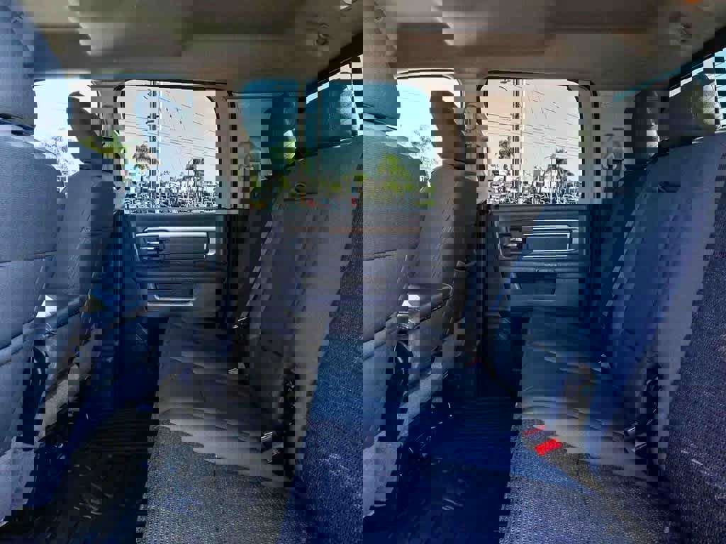 Used 2017 RAM 3500 SLT w/ Luxury Group image 16