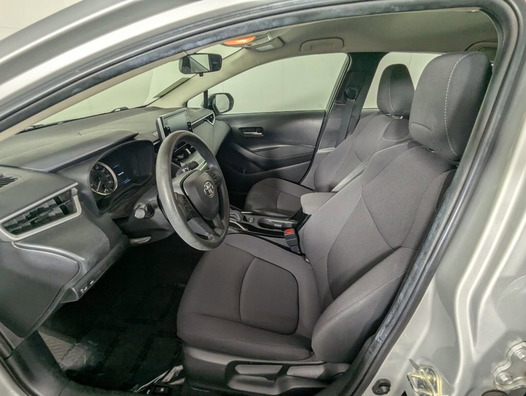 Used 2020 Toyota Corolla LE image 11
