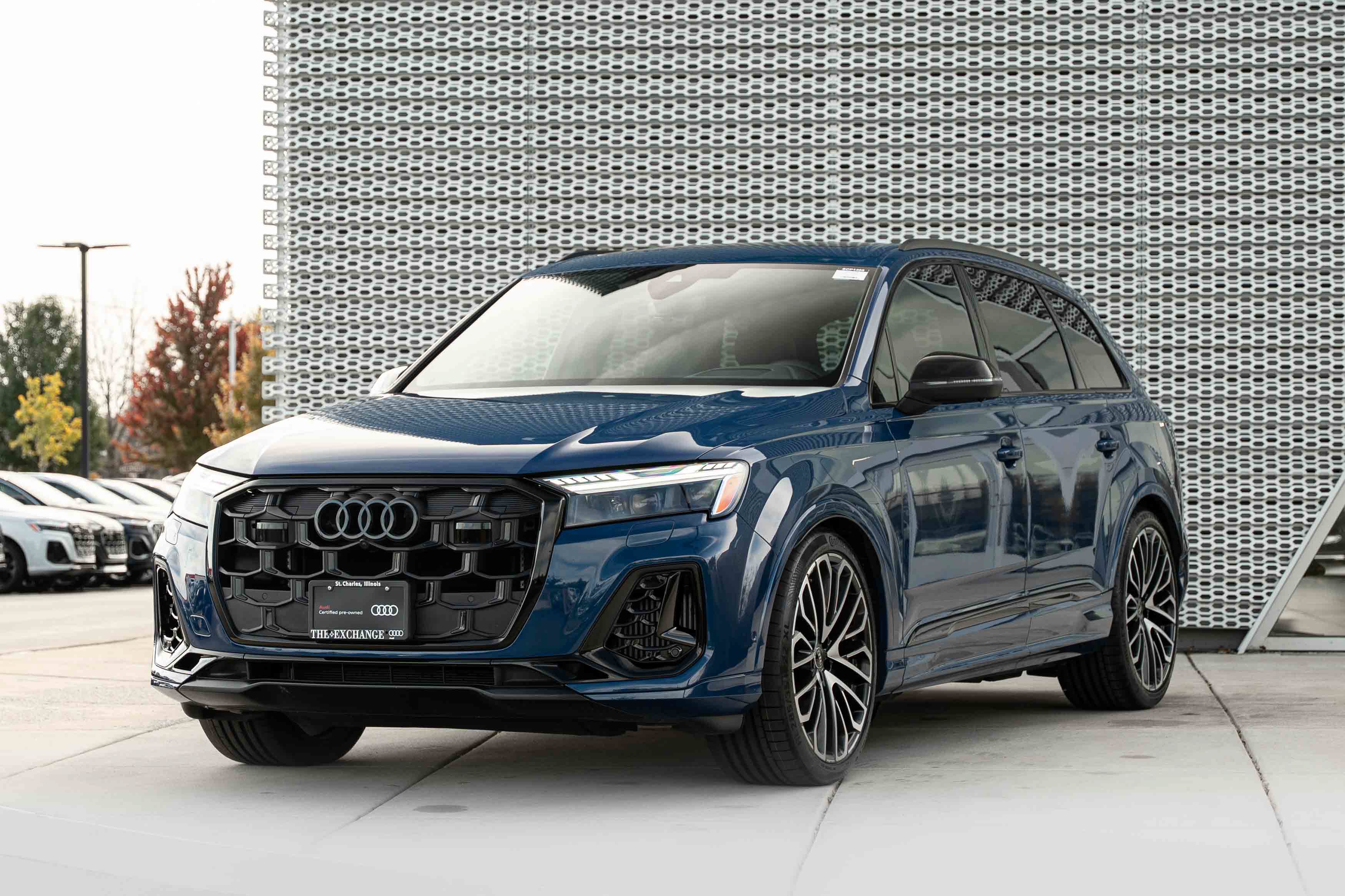 Certified 2025 Audi SQ7 Prestige AWD/4WD image 7