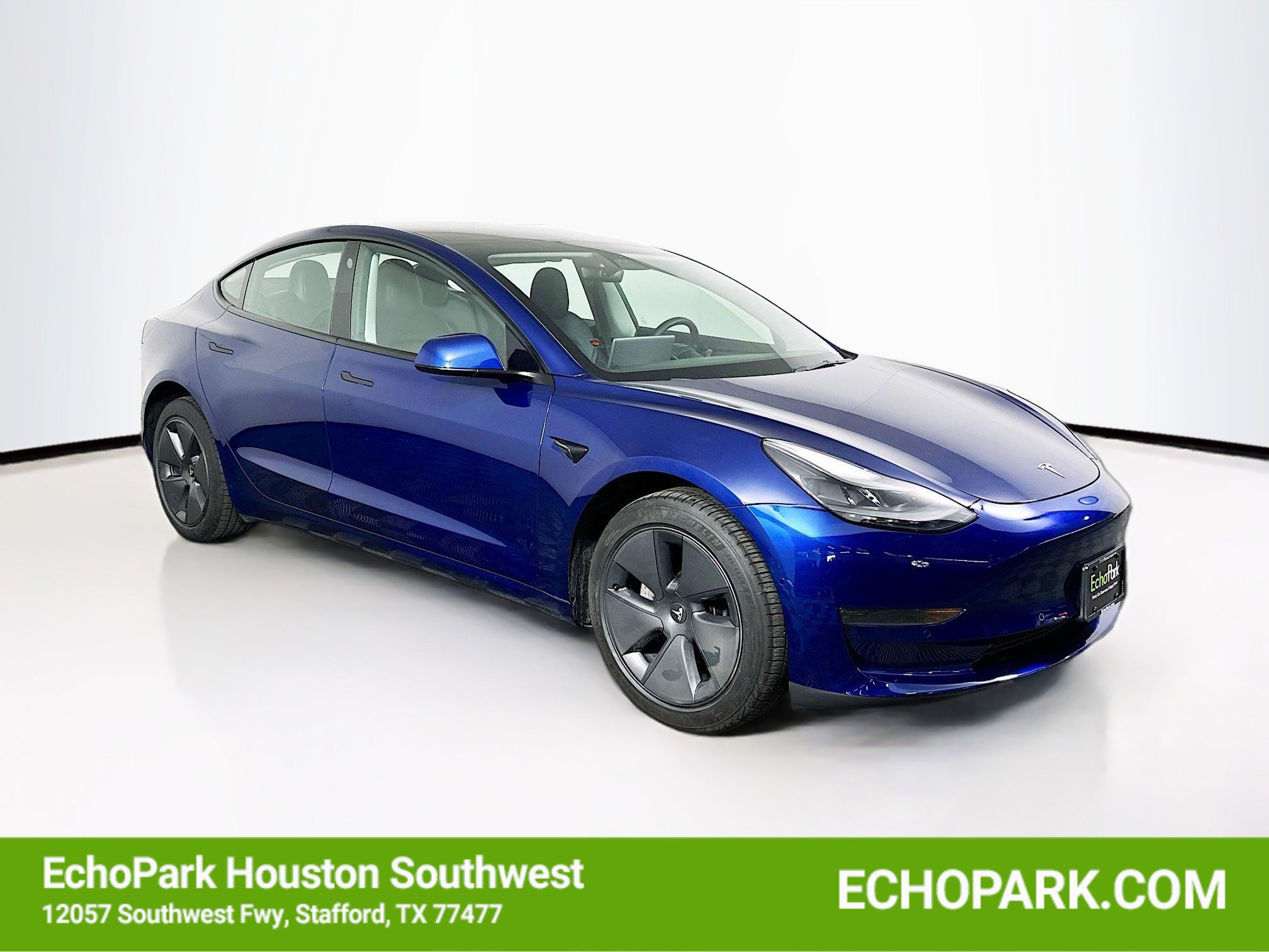 Used 2021 Tesla Model 3 Standard Range Plus image 1