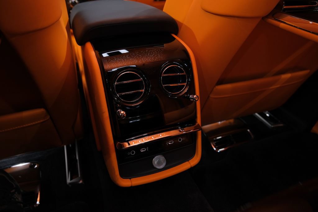 Used 2025 Rolls-Royce Phantom Sedan image 70