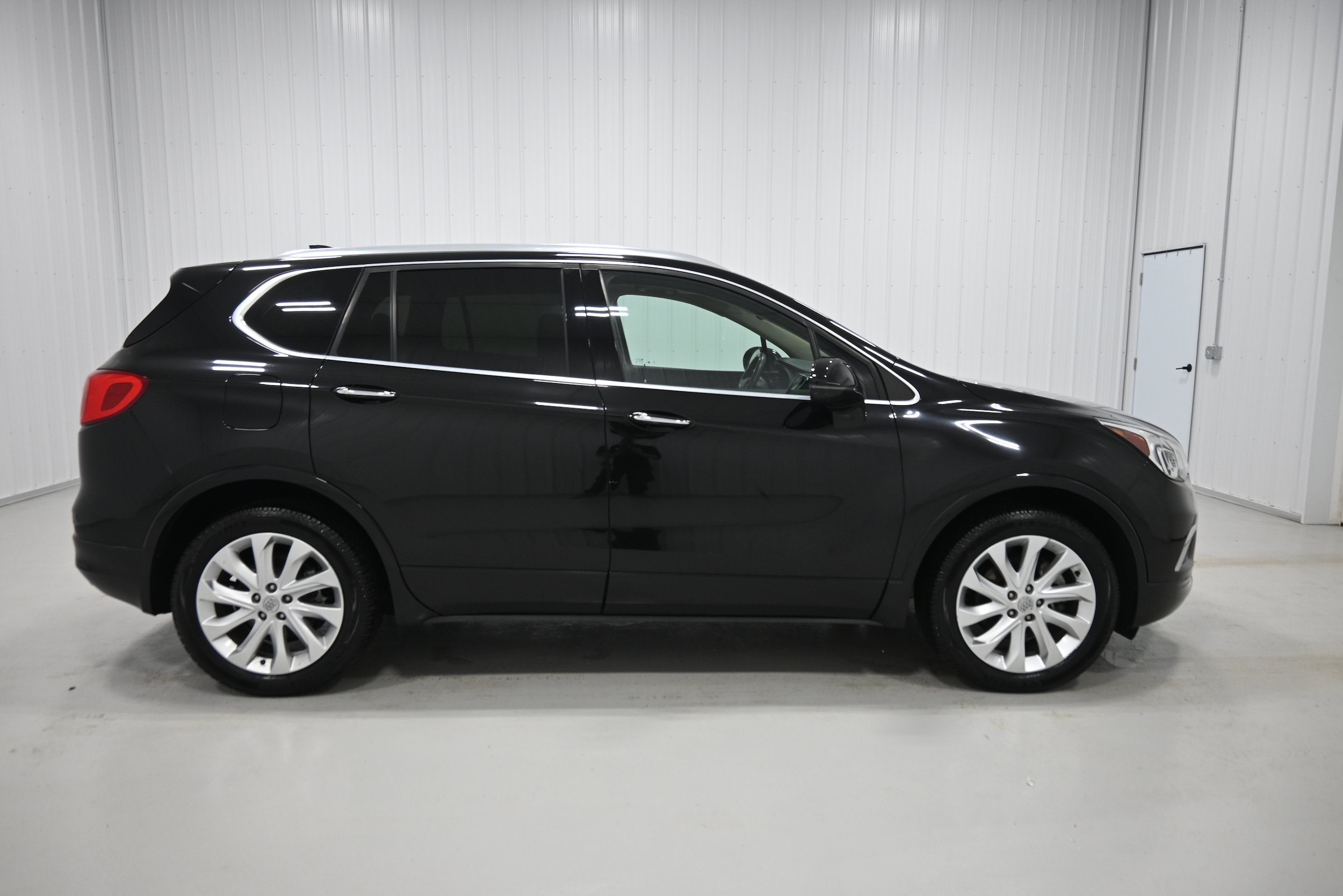 Used 2017 Buick Envision Premium AWD/4WD image 38