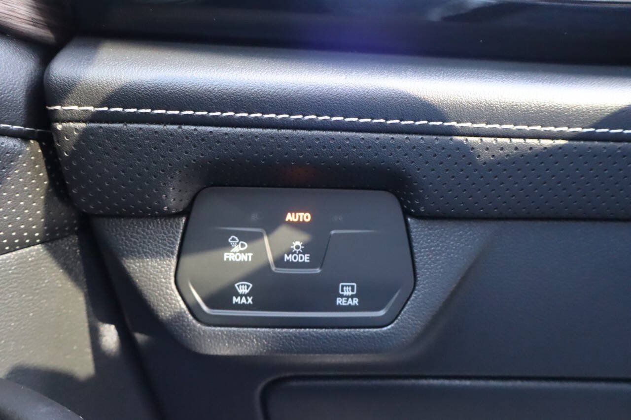 Used 2026 Volkswagen Atlas SEL Premium R-Line AWD/4WD image 17