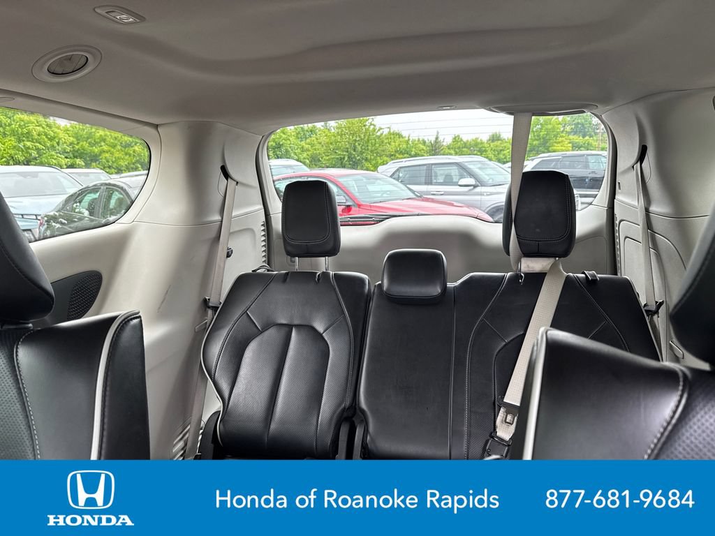 Used 2023 Chrysler Pacifica Limited FWD image 23