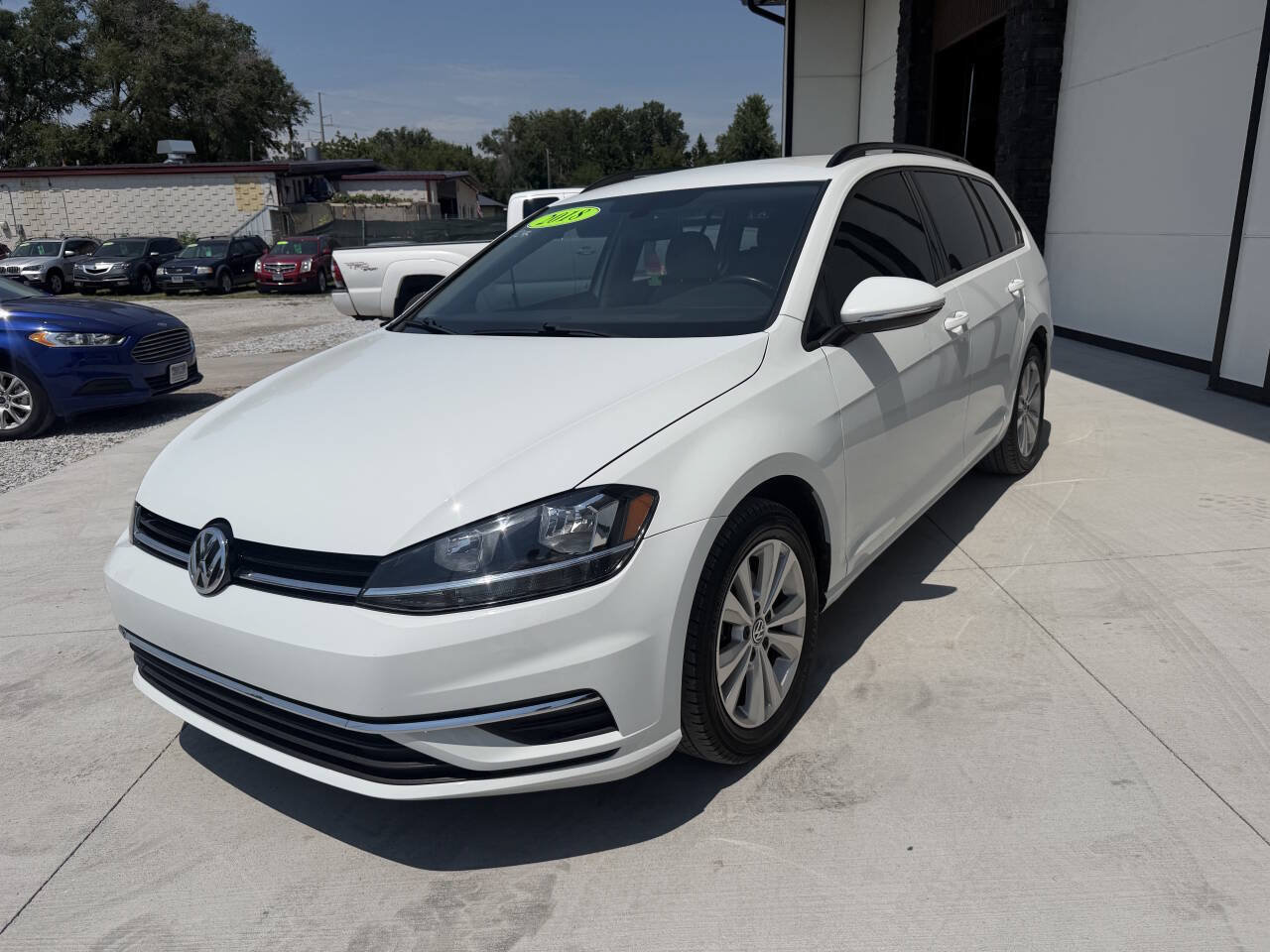 Used 2018 Volkswagen Golf S AWD/4WD image 3