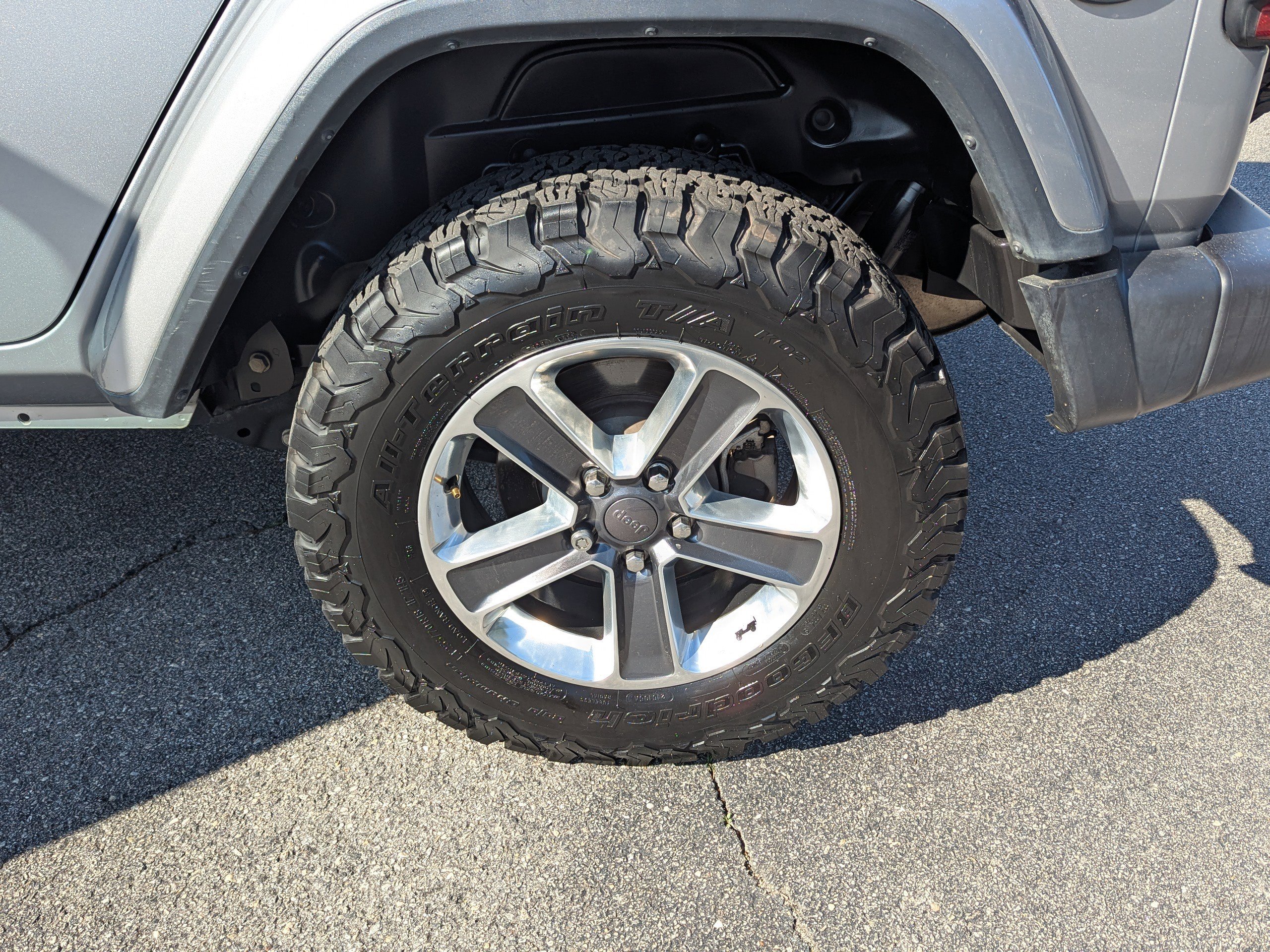 Used 2018 Jeep Wrangler Unlimited Sahara image 42