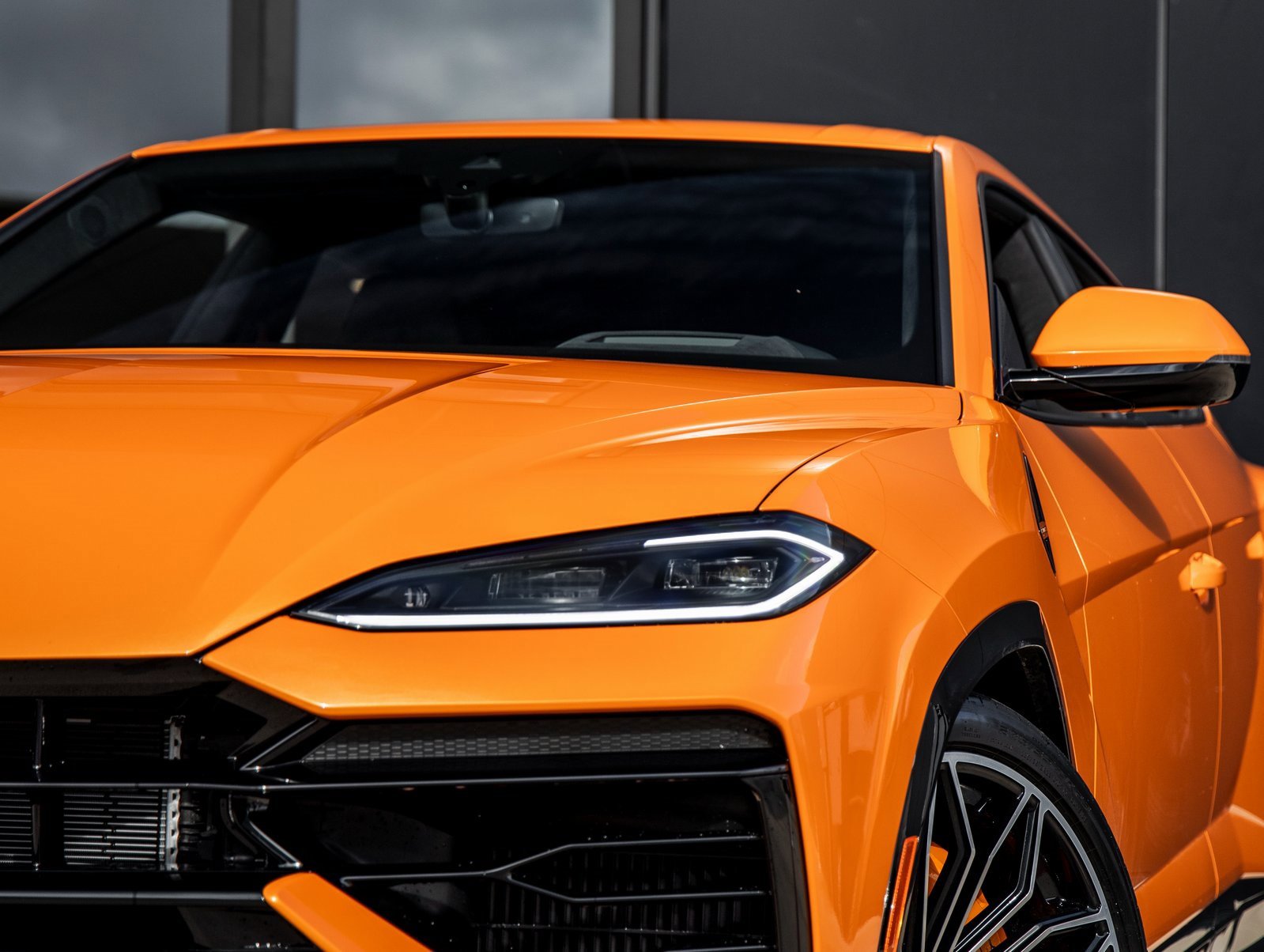 Used 2025 Lamborghini Urus SE image 14