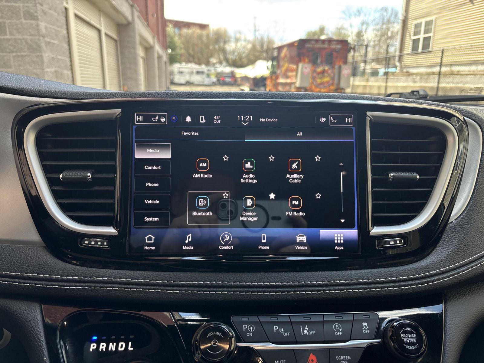 Used 2023 Chrysler Pacifica Touring-L w/ S Appearance Package image 16