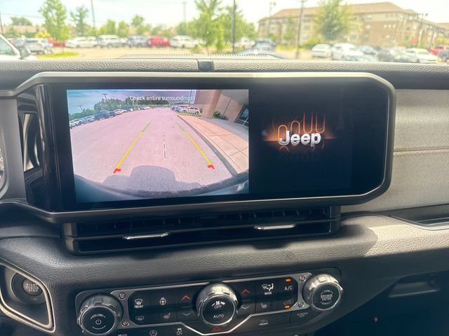 Used 2024 Jeep Wrangler Unlimited Sport AWD/4WD image 16