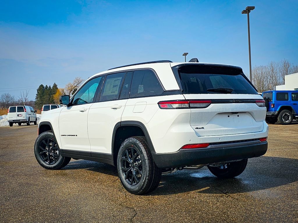 New 2026 Jeep Grand Cherokee Laredo image 5