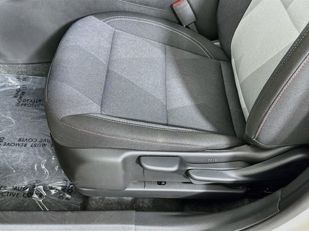 Used 2026 Chevrolet Trax RS w/ Sunroof Package FWD image 19