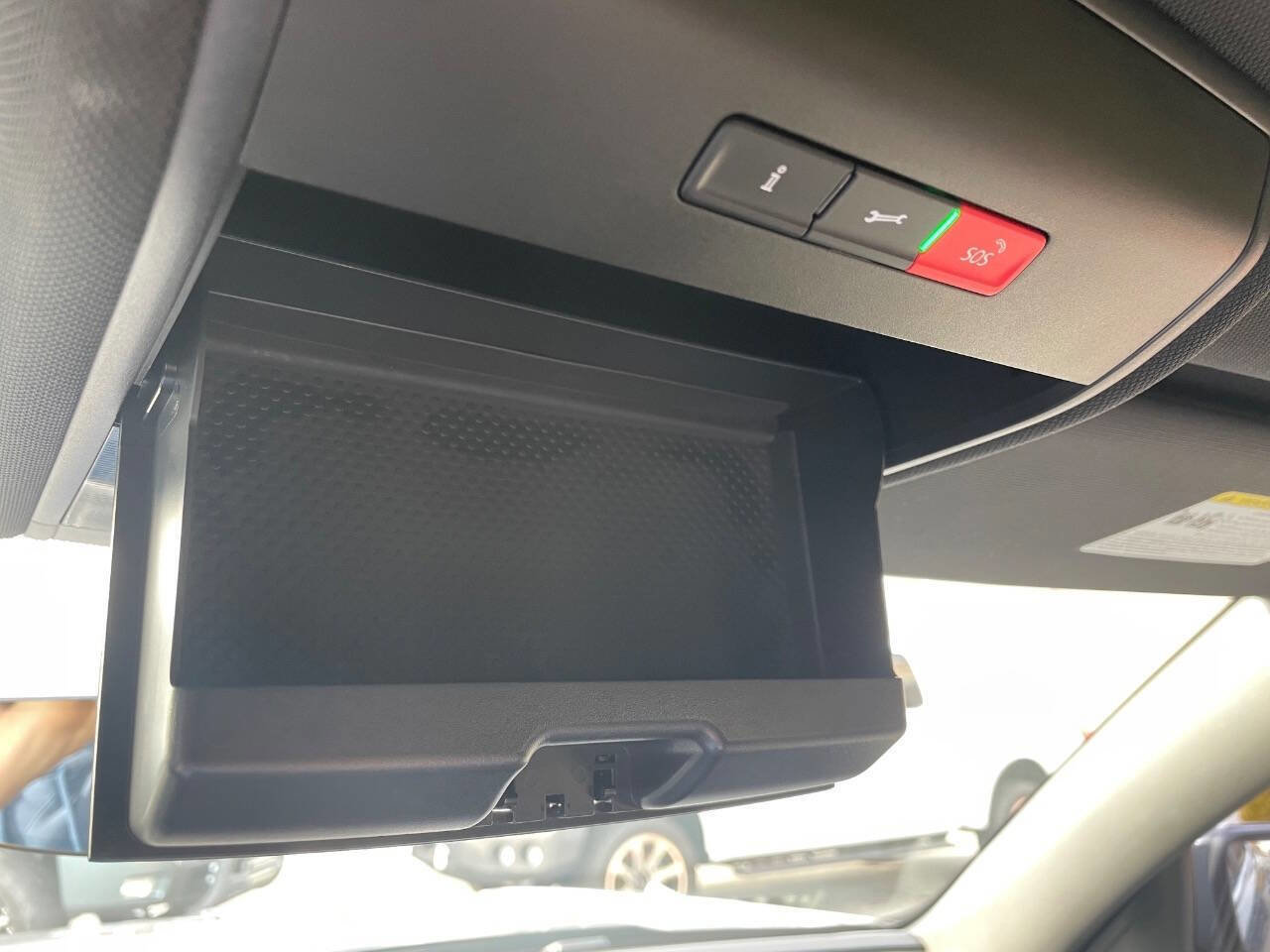 Used 2021 Volkswagen Atlas Cross Sport SE image 29