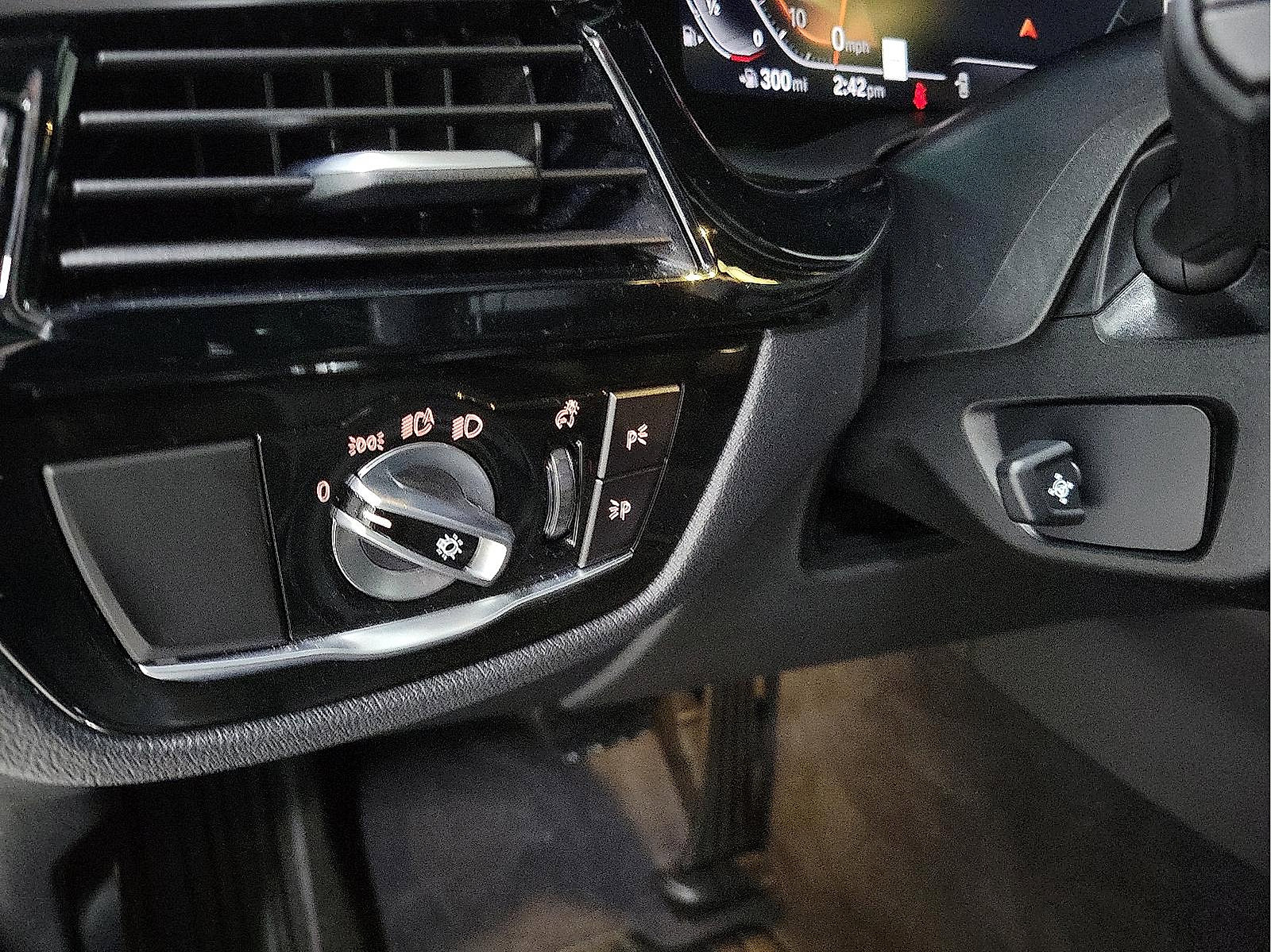 Used 2023 BMW 540i xDrive image 16