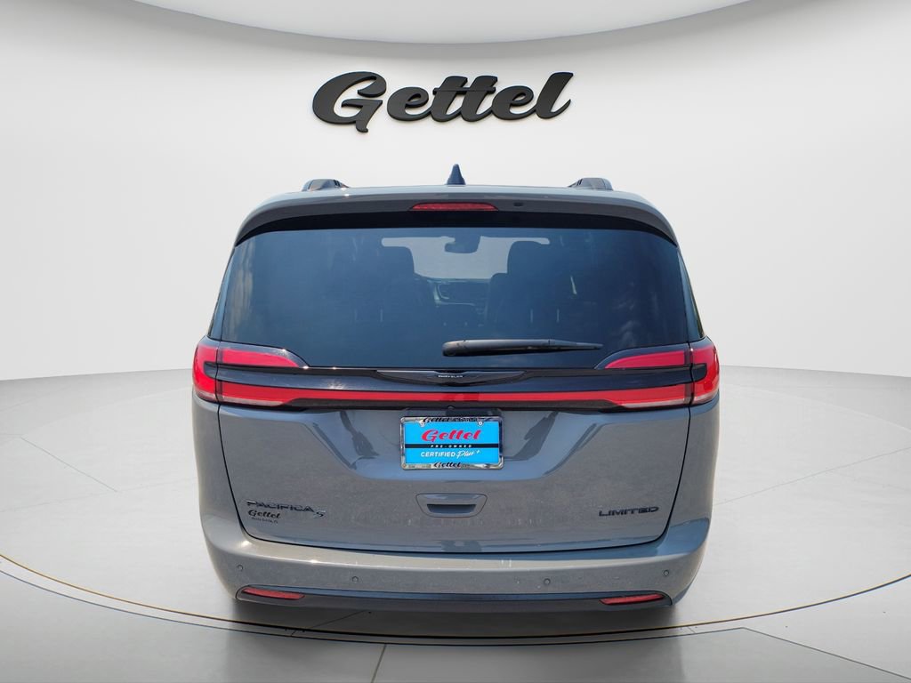 Used 2025 Chrysler Pacifica Limited FWD image 6