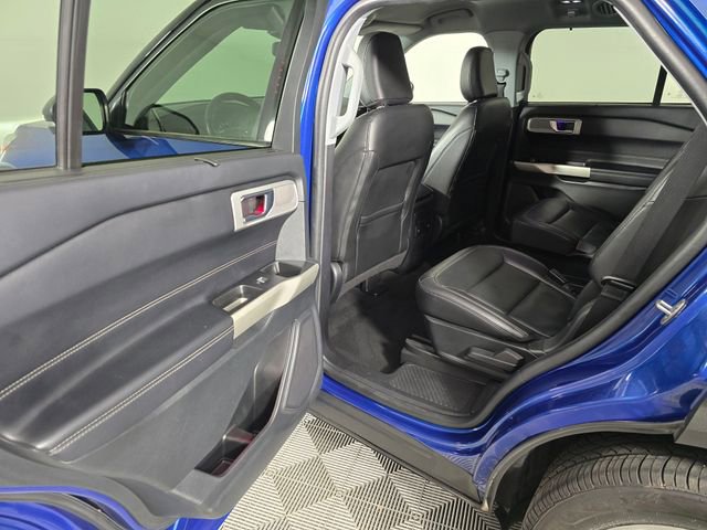 Certified 2022 Ford Explorer Limited w/ Equipment Group 301A AWD/4WD image 17