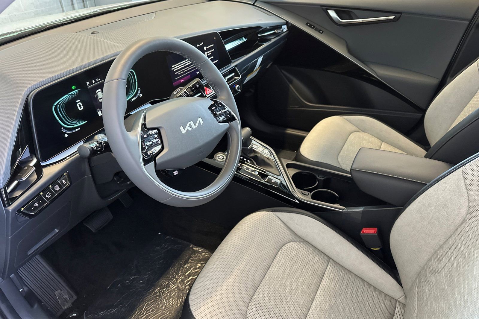 New 2026 Kia Niro FWD image 10