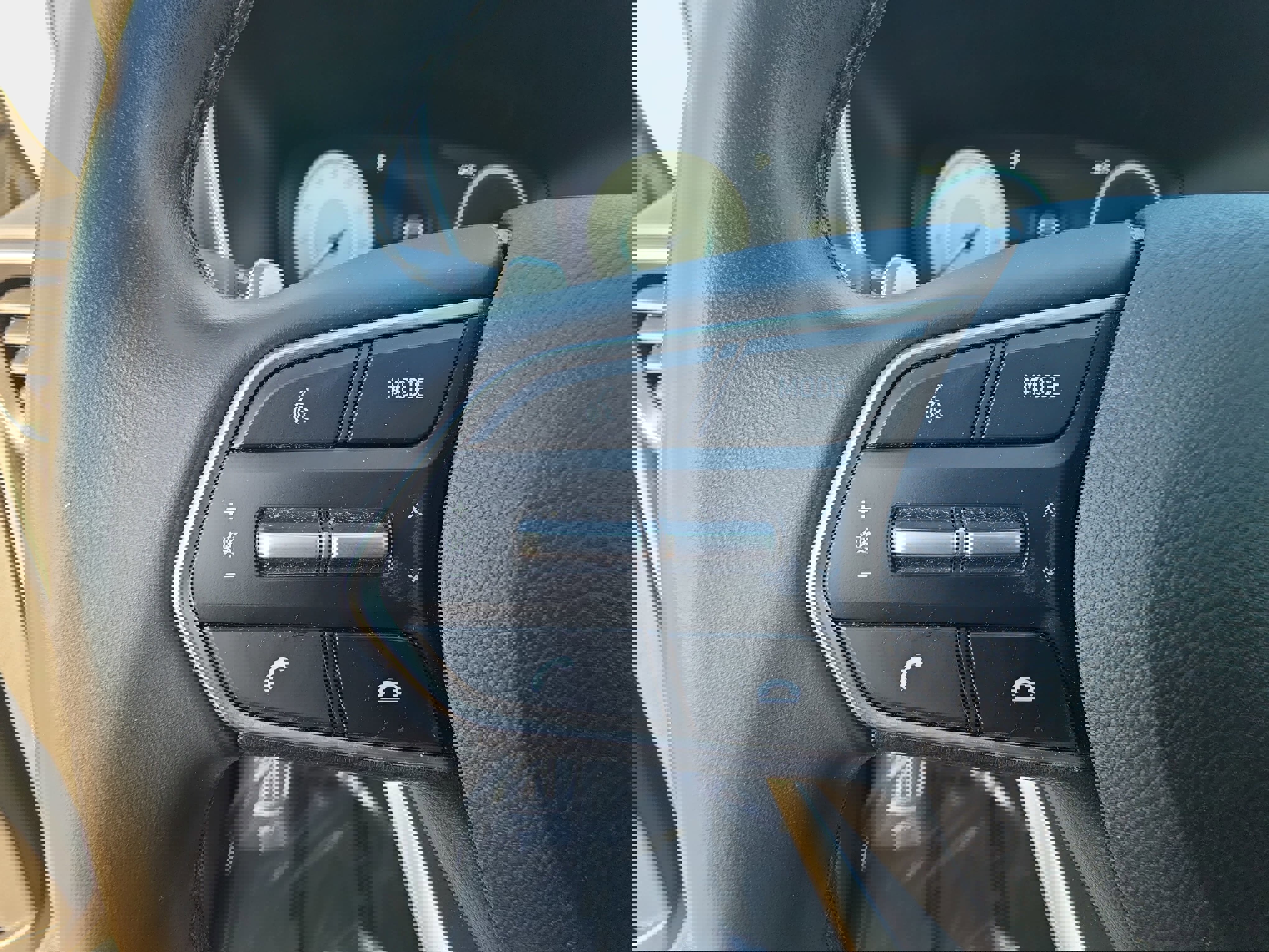 Used 2022 Hyundai Santa Fe Limited AWD/4WD image 17