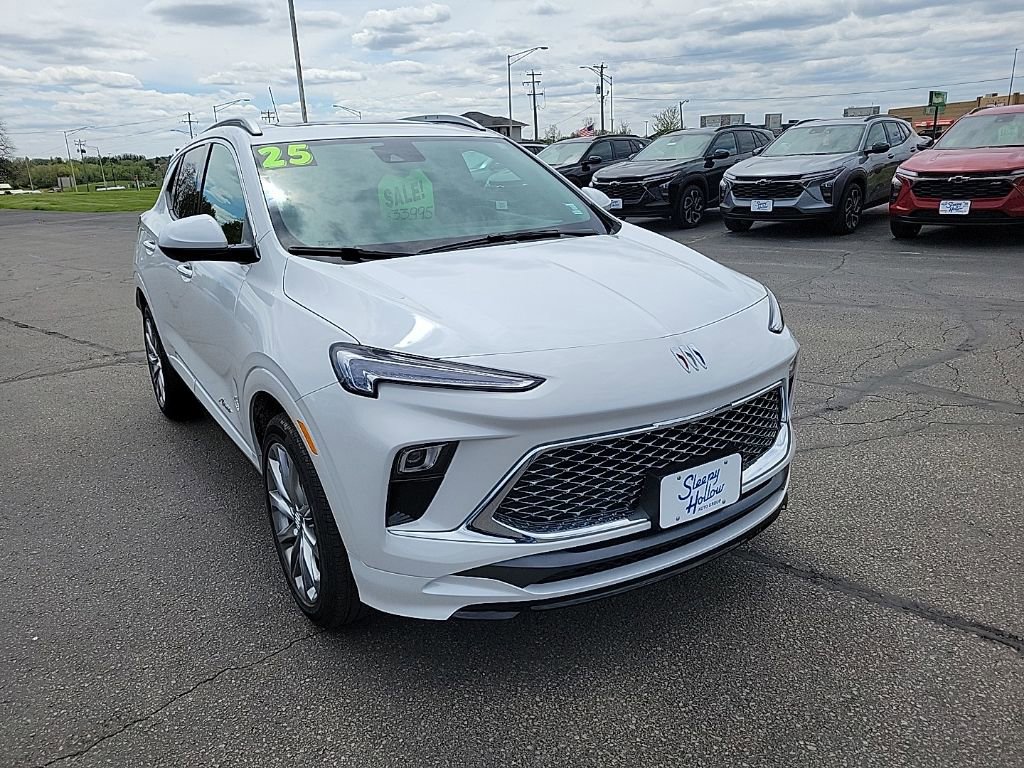 Used 2025 Buick Encore GX Avenir w/ Avenir Technology Package AWD/4WD image 3