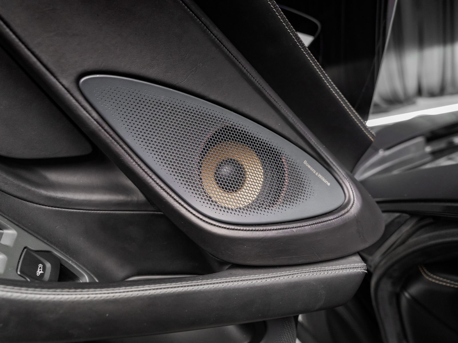 Used 2016 McLaren 570S Coupe RWD image 50