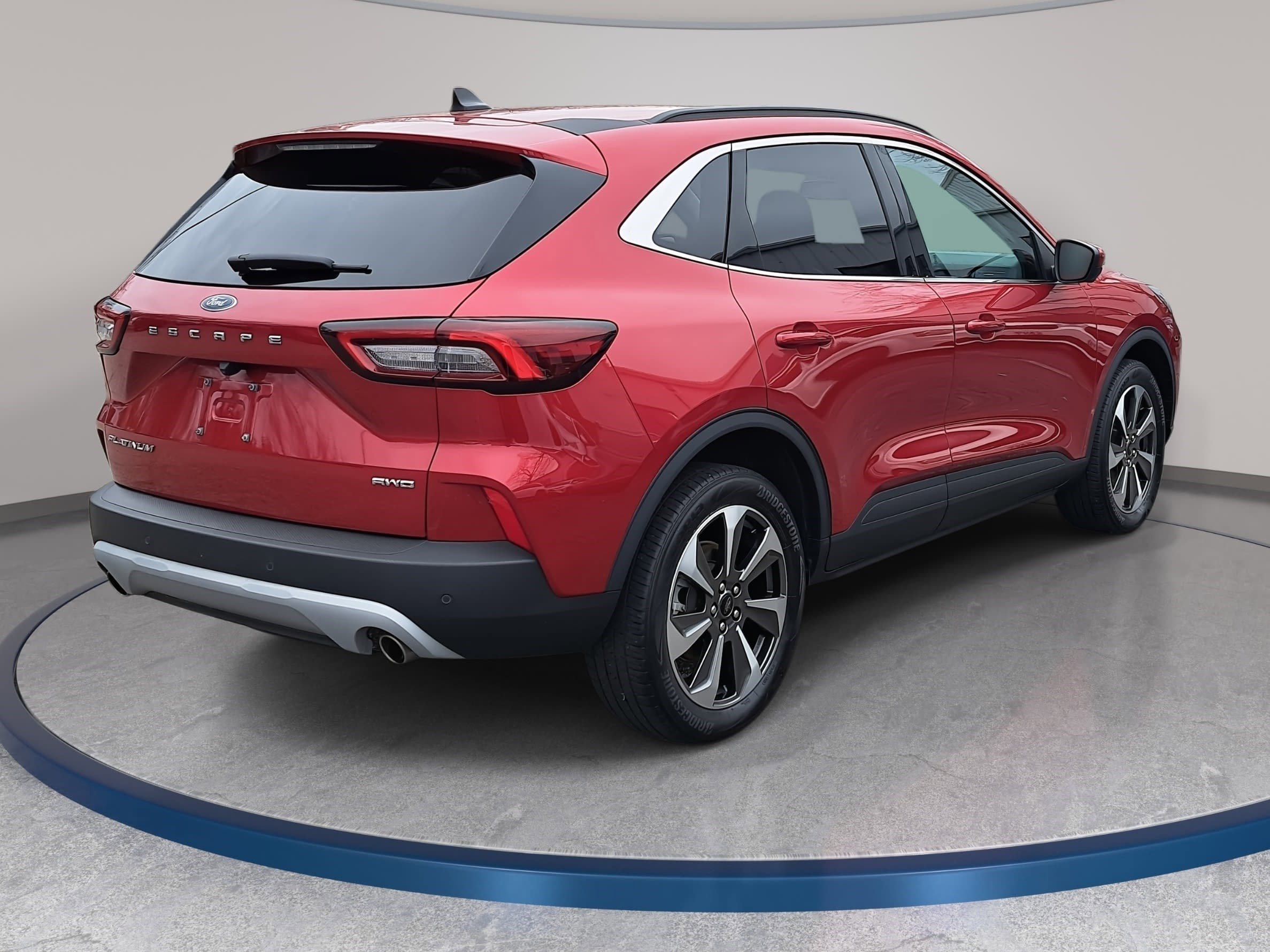 Used 2023 Ford Escape Platinum image 5