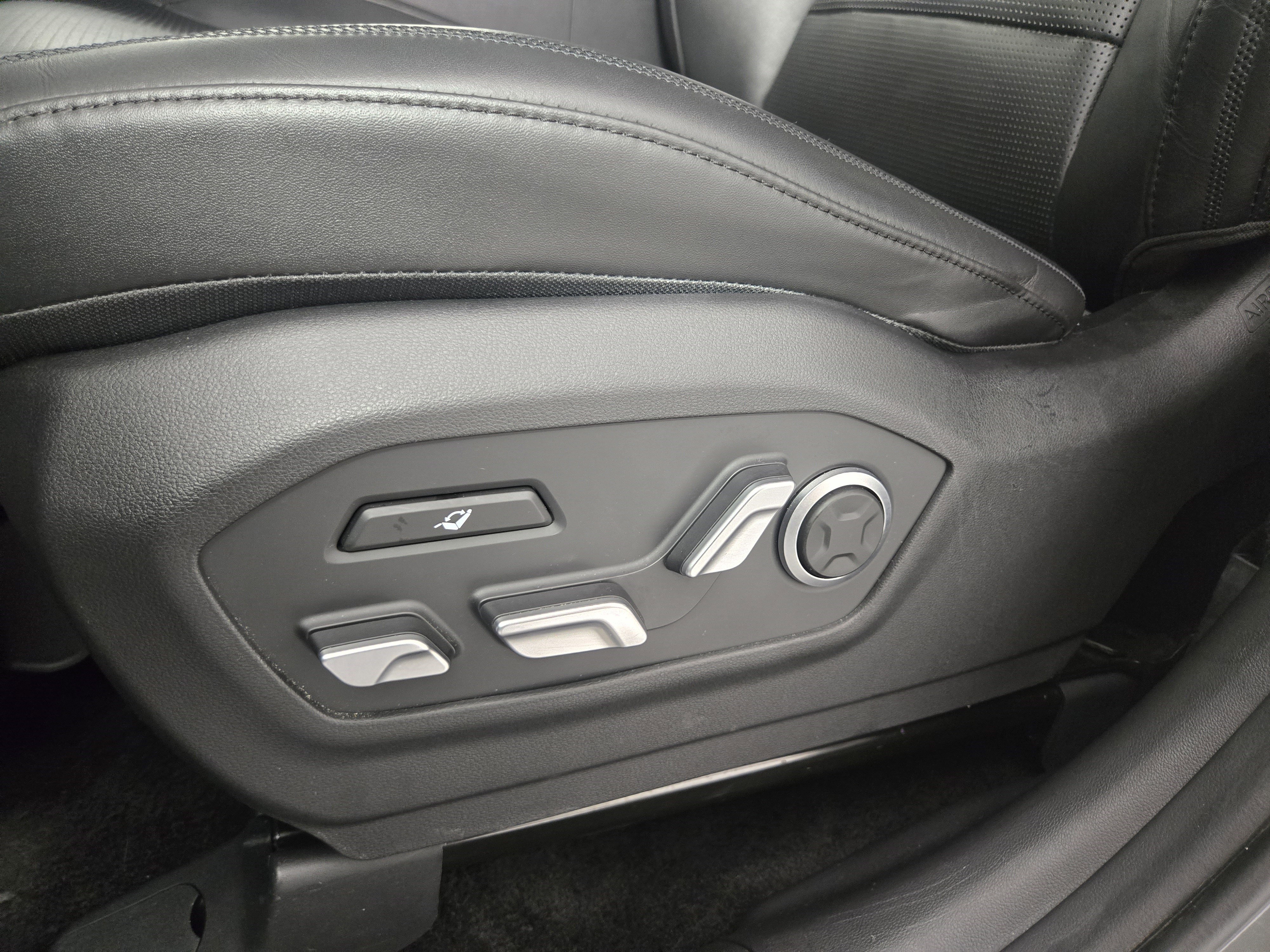 Used 2024 Hyundai Santa Fe Calligraphy image 32