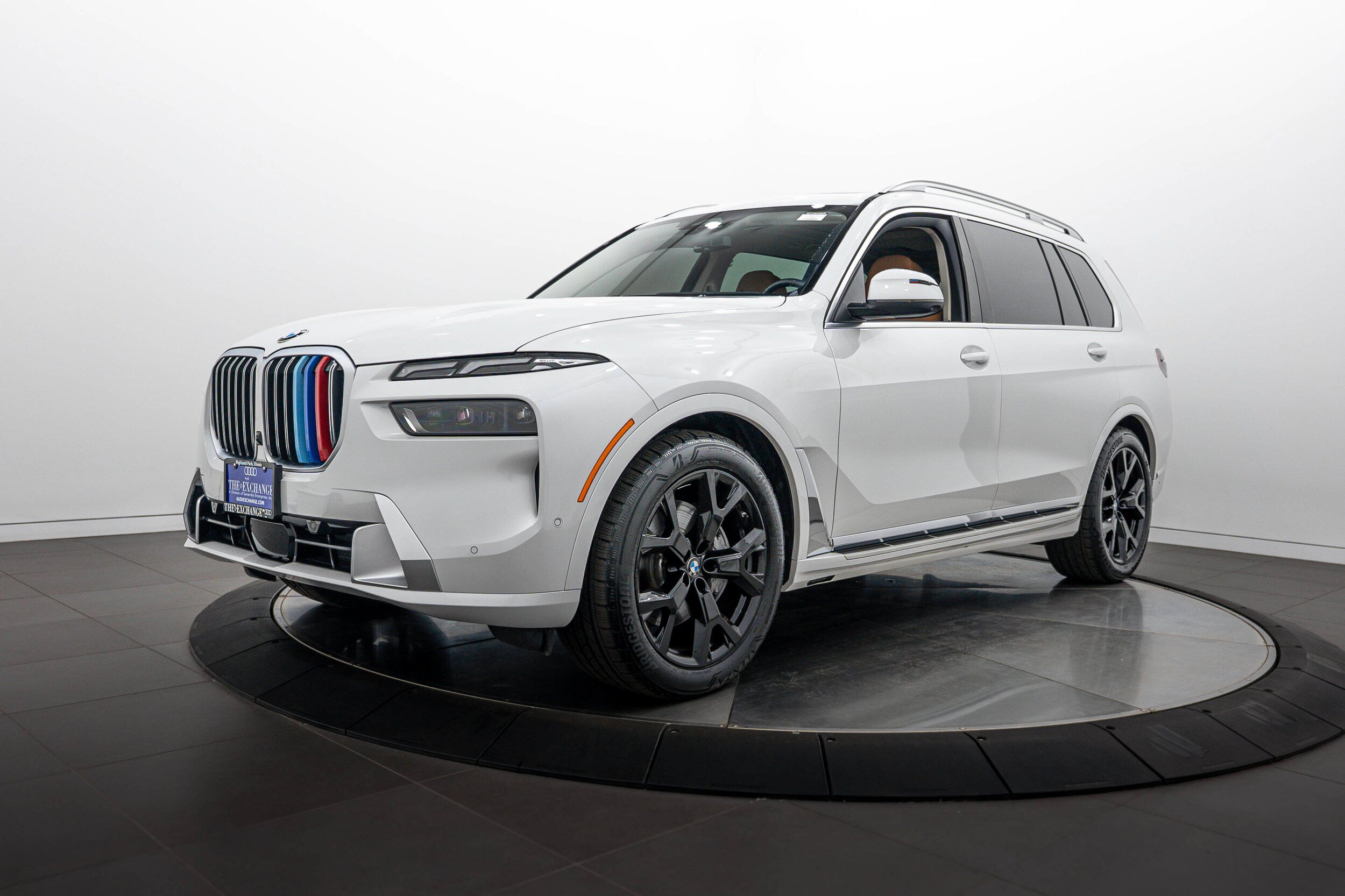 Used 2023 BMW X7 xDrive40i w/ Parking Assistance Package AWD/4WD image 7
