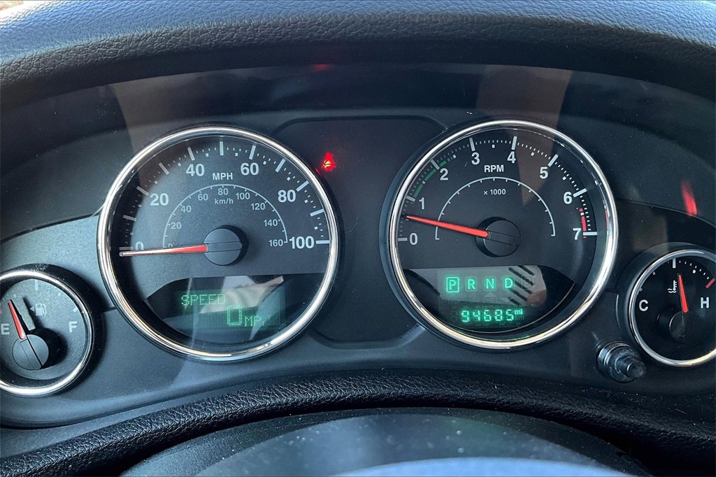 Used 2018 Jeep Wrangler Unlimited Sahara image 12