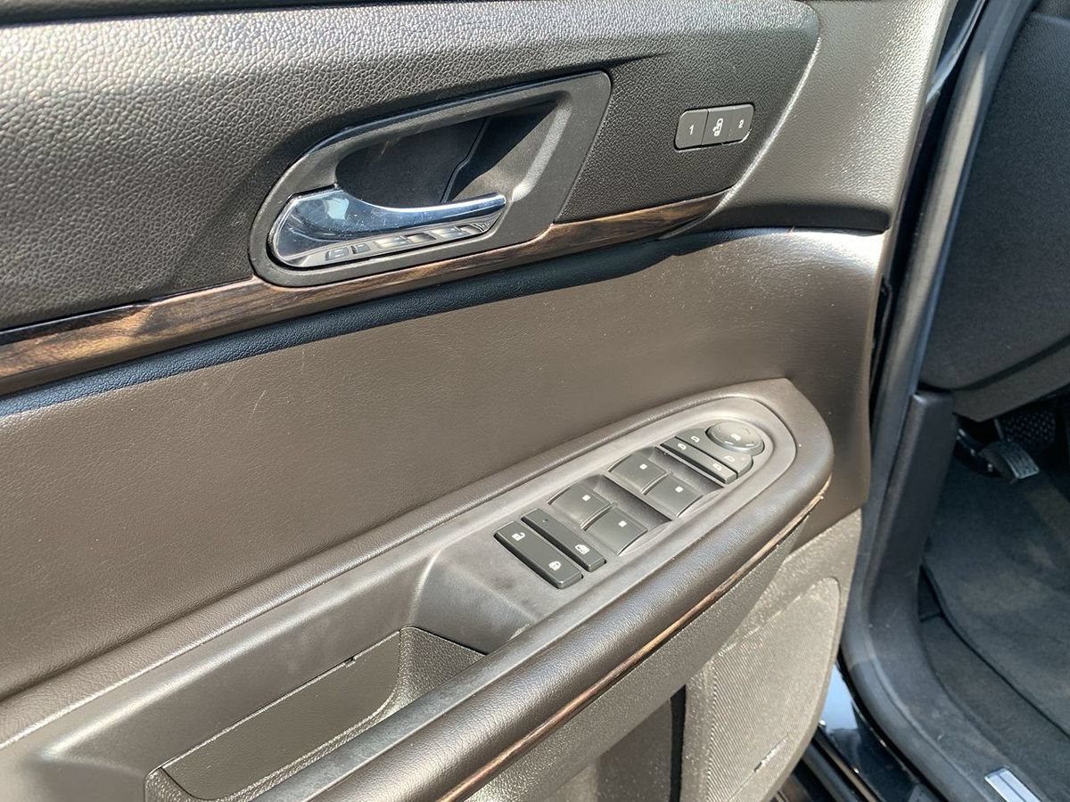 Used 2015 GMC Acadia Denali FWD image 16