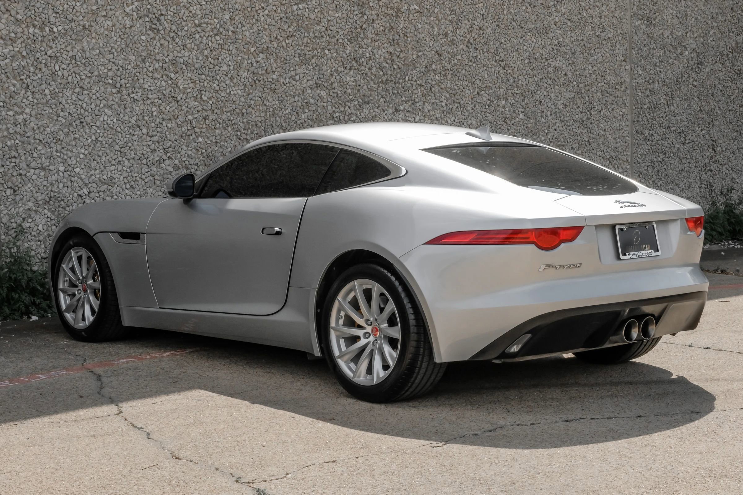 Used 2017 Jaguar F-TYPE Coupe image 11