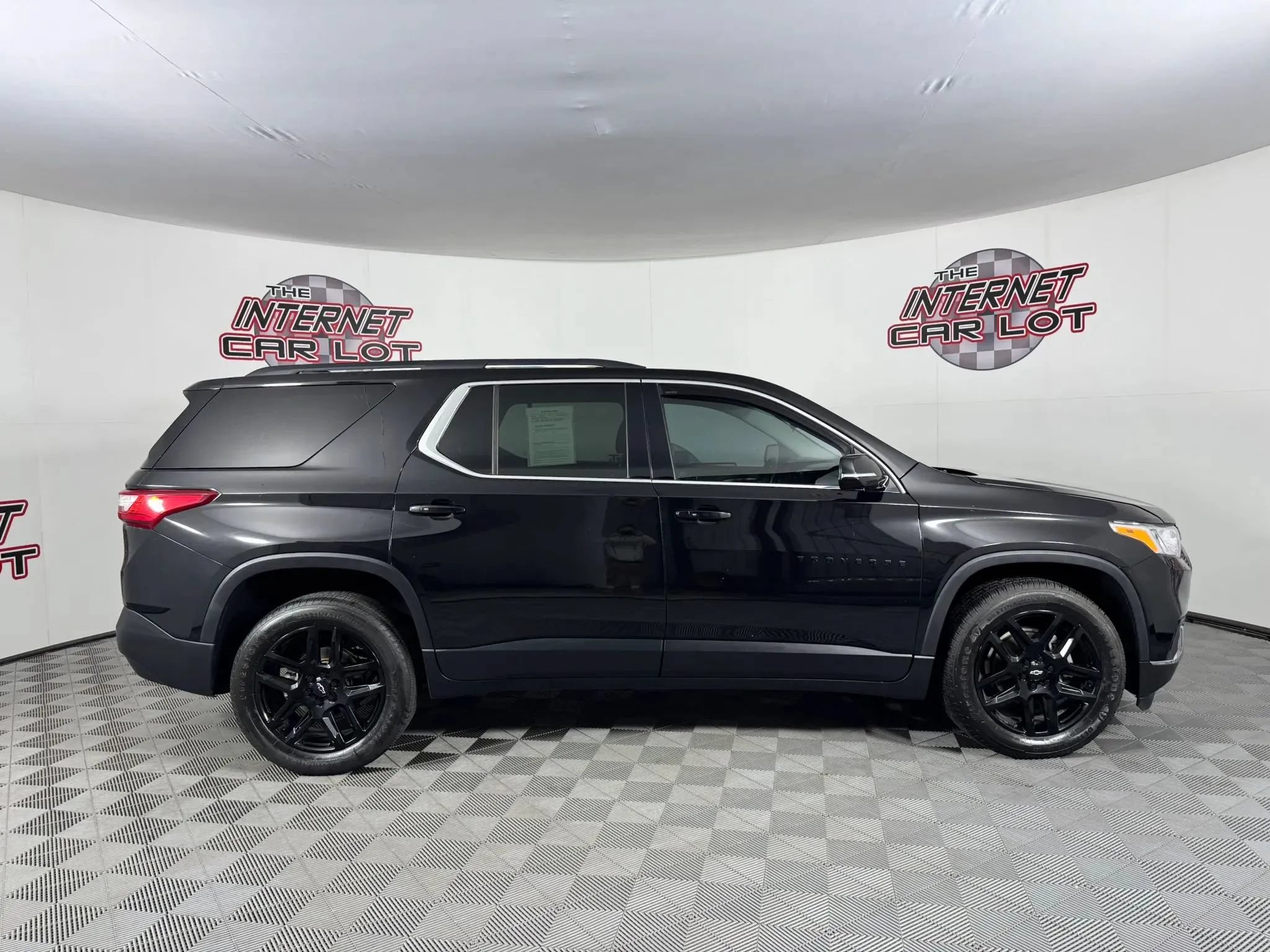 Used 2020 Chevrolet Traverse LT FWD image 8
