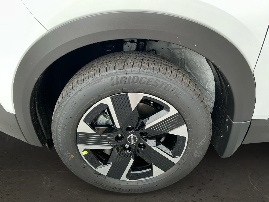New 2027 Nissan Kicks SV w/ SV Premium Package AWD/4WD image 10