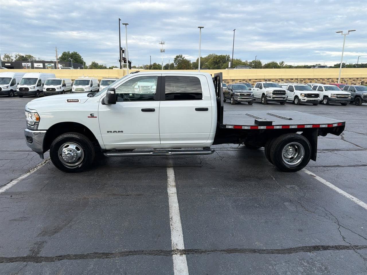 Used 2024 RAM 3500 Big Horn AWD/4WD image 6