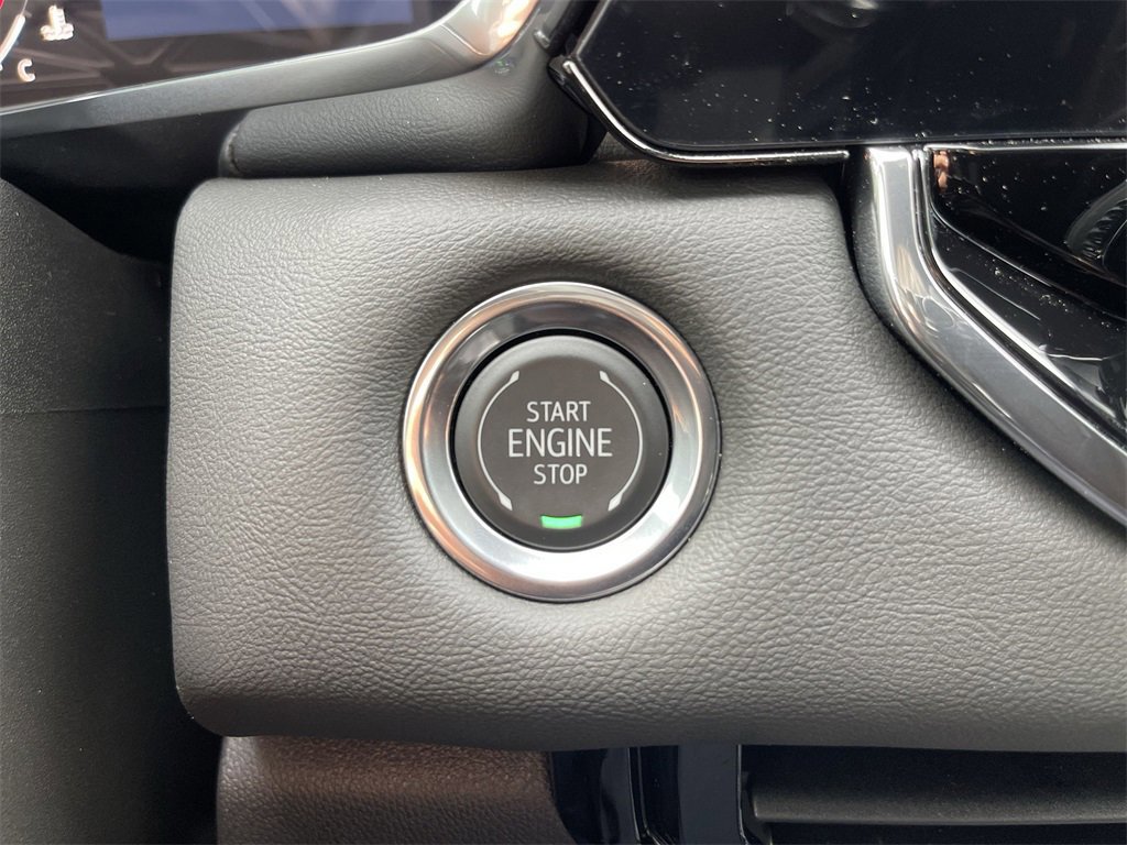 New 2025 GMC Canyon Elevation w/ Convenience Package image 17