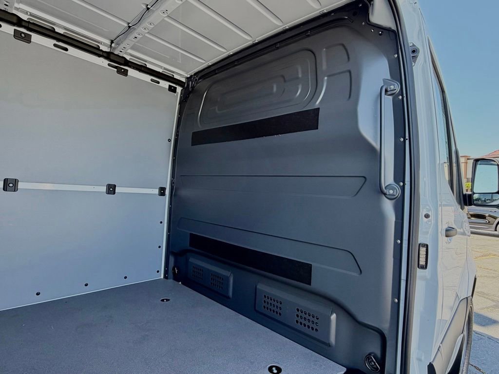 New 2026 Mercedes-Benz Sprinter 2500 image 17