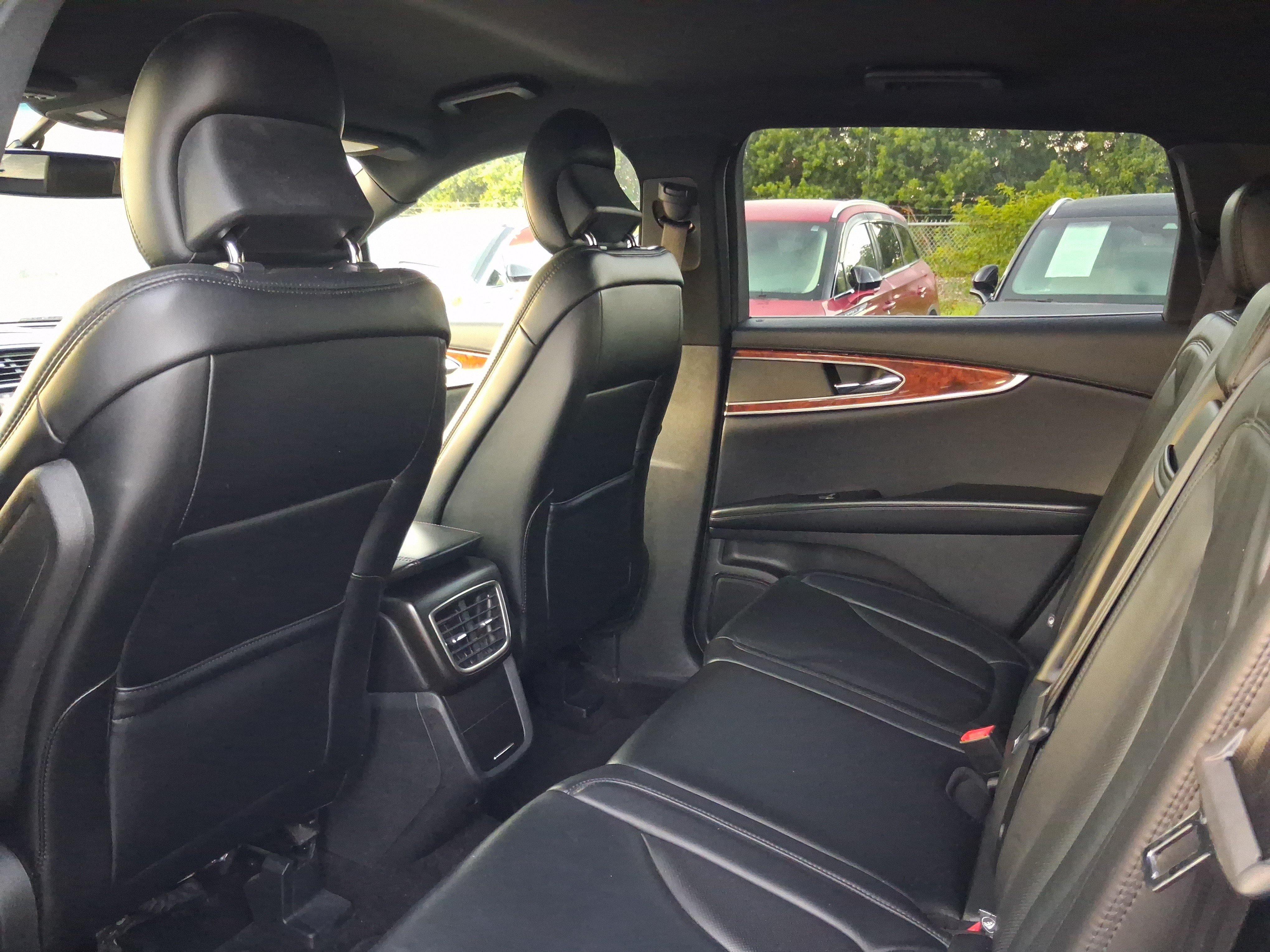 Used 2016 Lincoln MKX Select w/ Select Plus Package FWD image 5