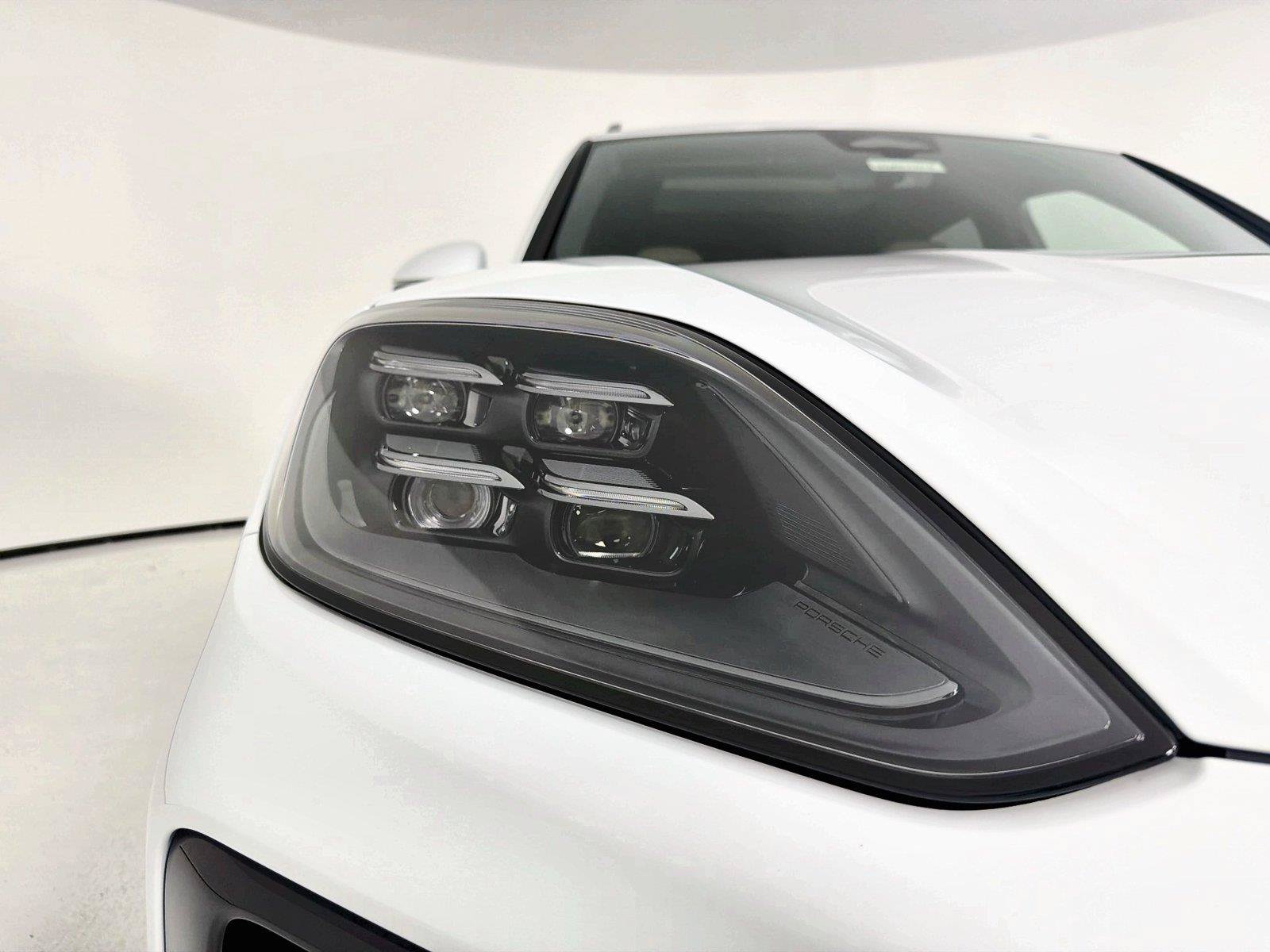 New 2026 Porsche Cayenne AWD/4WD image 32