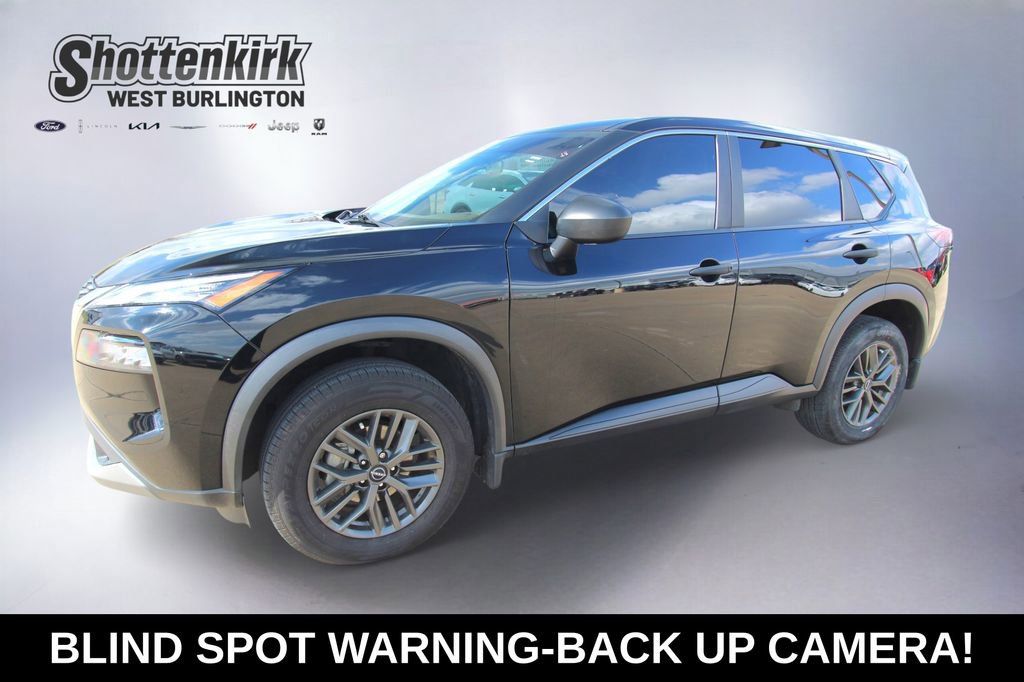 Used 2022 Nissan Rogue S image 1