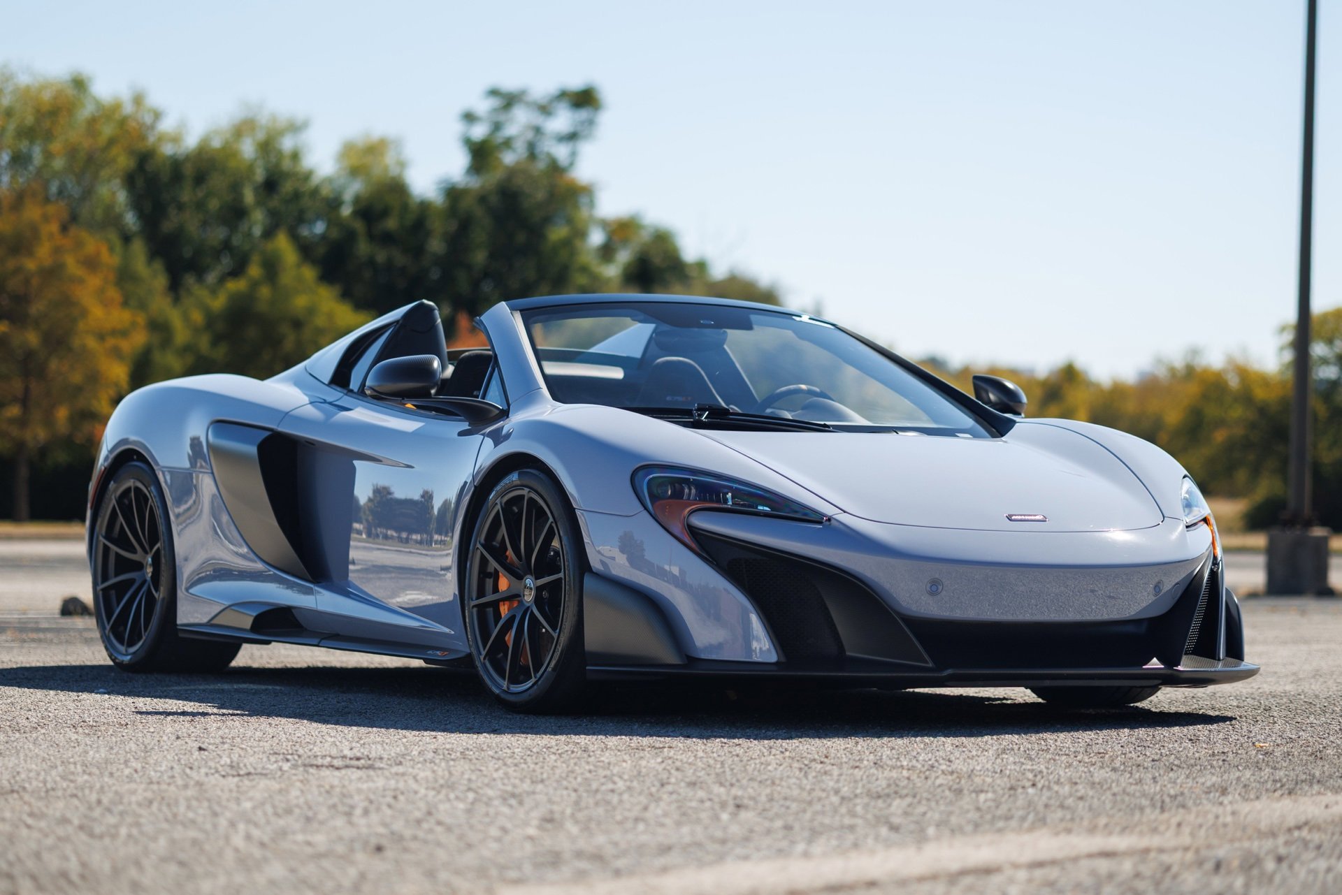 Used 2016 McLaren 675LT Spider image 6