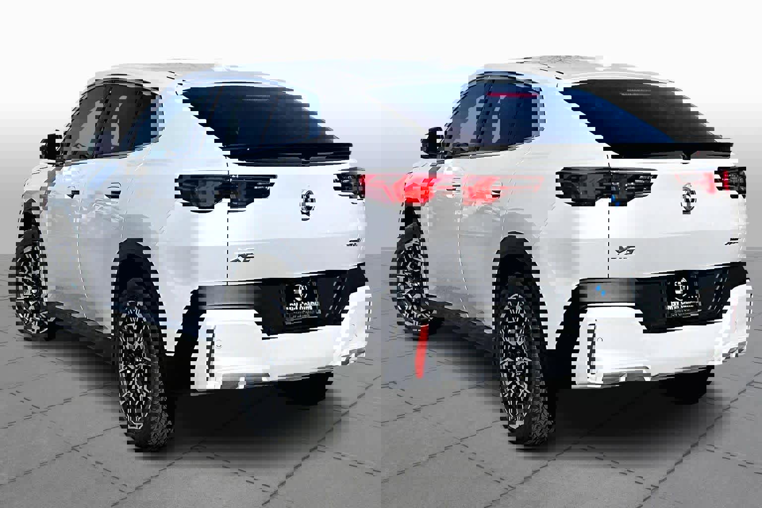 Used 2026 BMW X2 xDrive28i w/ Technology Package image 11