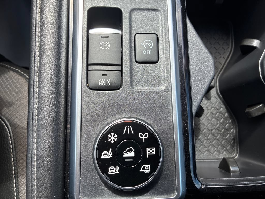 Used 2023 Nissan Pathfinder SL AWD/4WD image 34