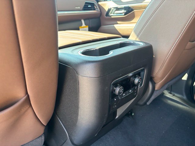 New 2026 Chevrolet Tahoe High Country w/ Sun And Tow Package AWD/4WD image 23