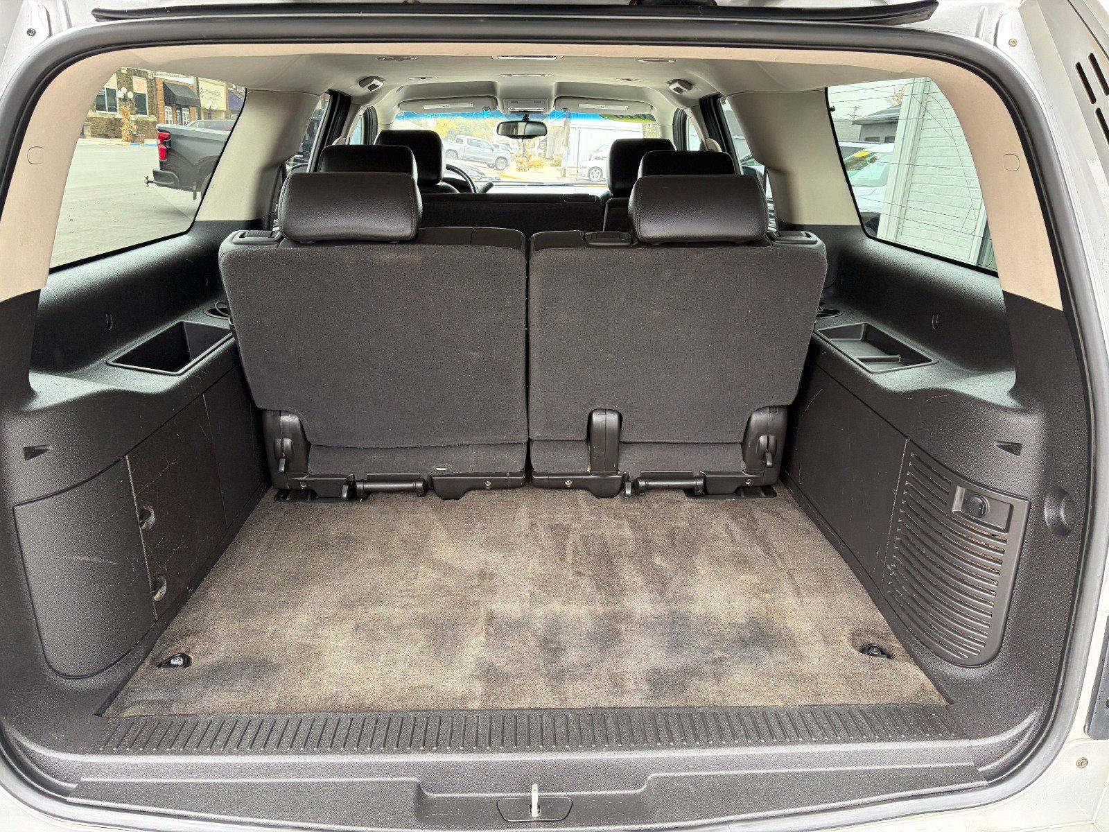 Used 2010 Chevrolet Suburban LT image 21