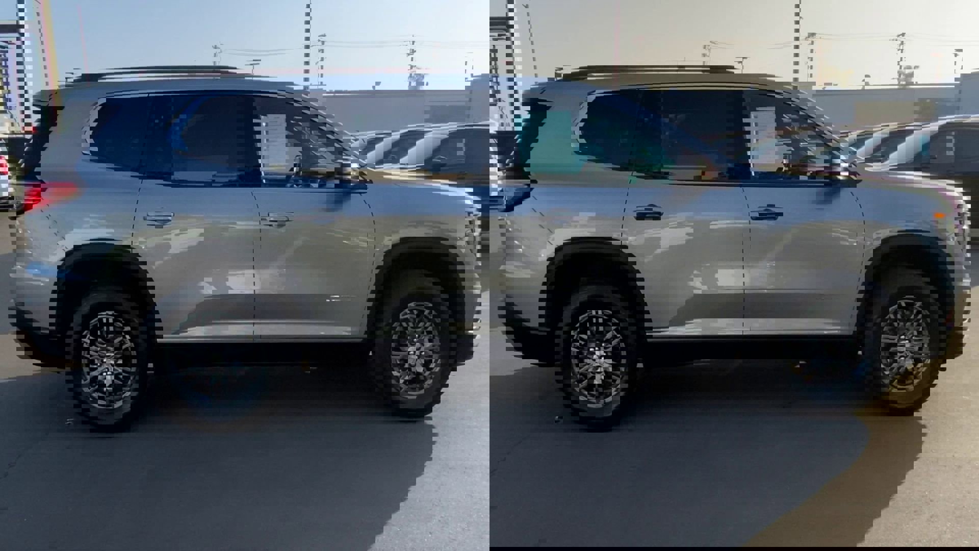 Used 2025 GMC Acadia Elevation image 10