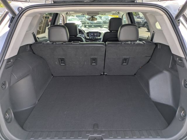 Used 2022 GMC Terrain SLT w/ Infotainment Package II FWD image 14