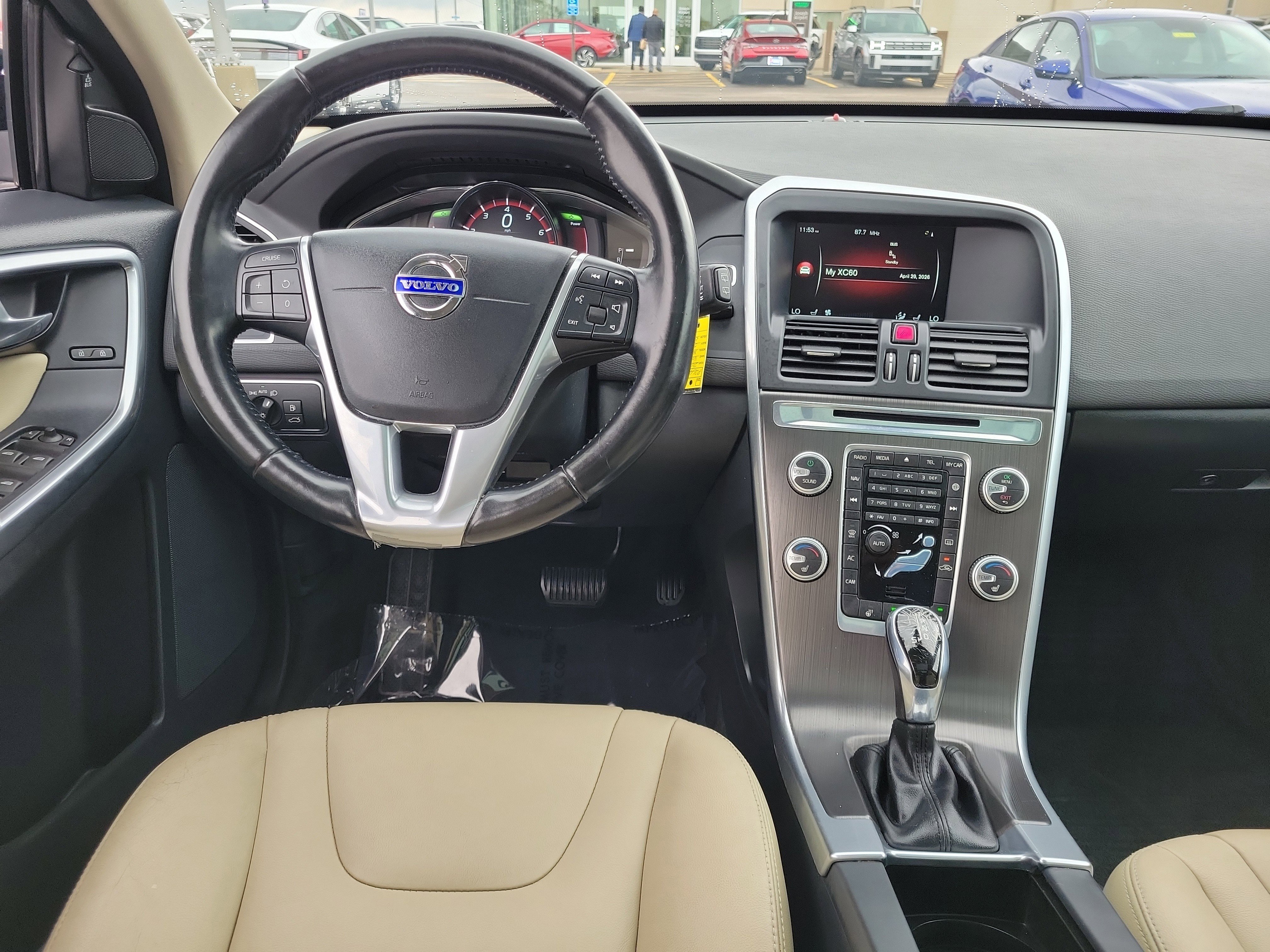 Used 2016 Volvo XC60 T5 Premier w/ Climate Package AWD/4WD image 10