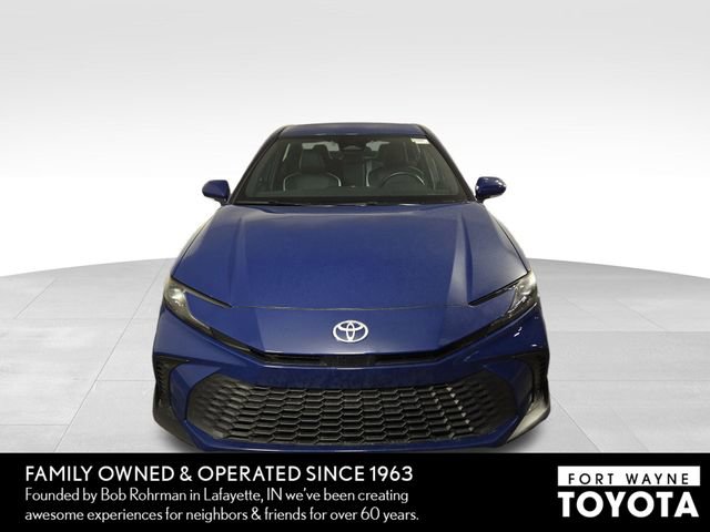 Used 2025 Toyota Camry SE image 3