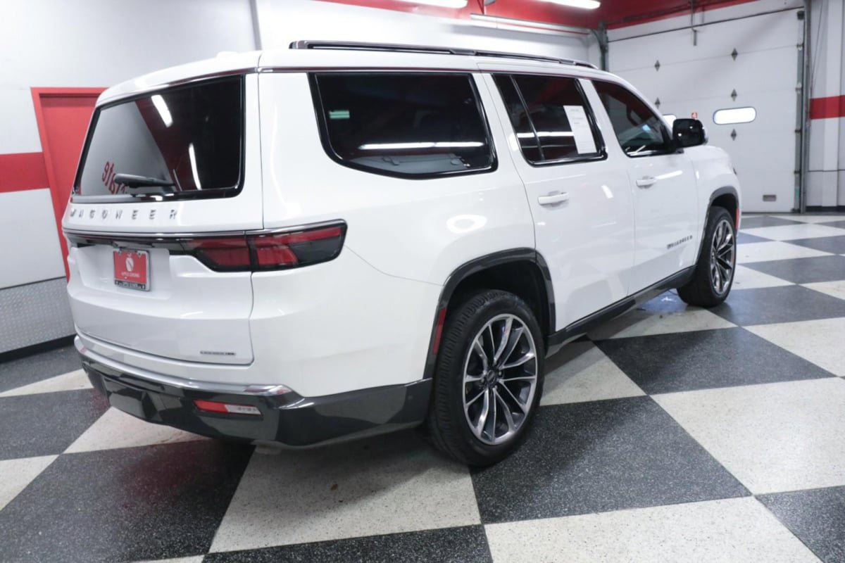 Used 2022 Jeep Wagoneer Series III w/ Premium Group I RWD image 7