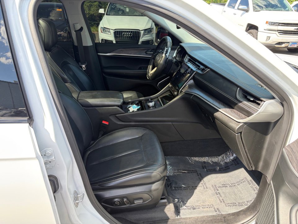 Used 2021 Jeep Grand Cherokee L Limited AWD/4WD image 32